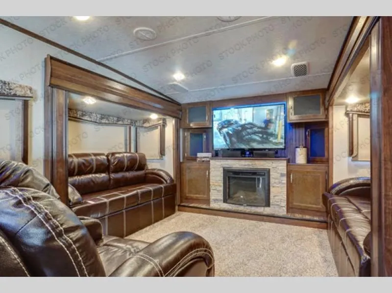 2018 Keystone RV Montana High Country 381TH - Main photo