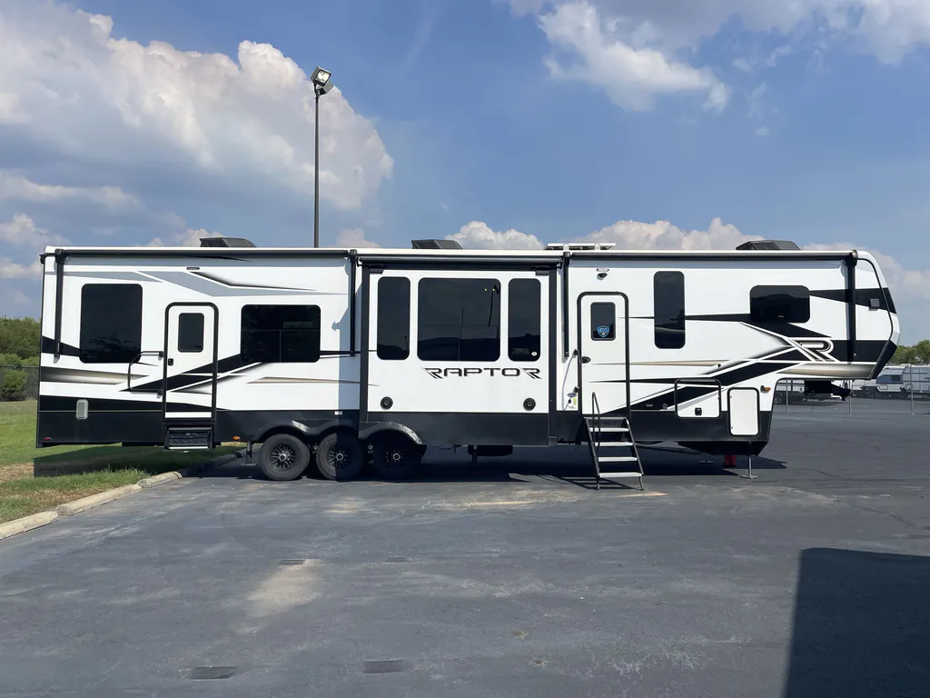 2025 Keystone Raptor 415, Photos photo 5