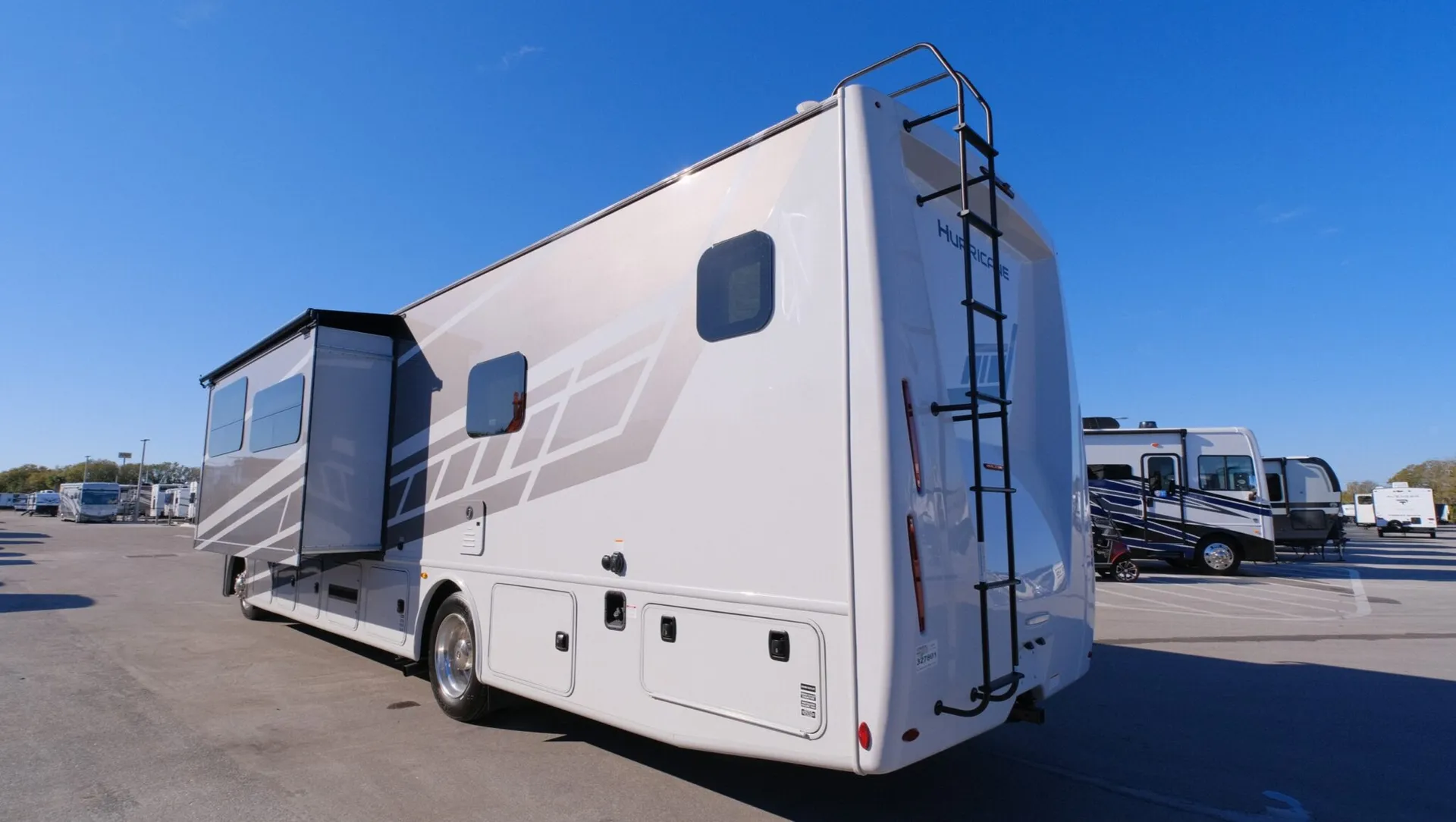 2026 Thor Motor Coach Hurricane 35G - Photo 4