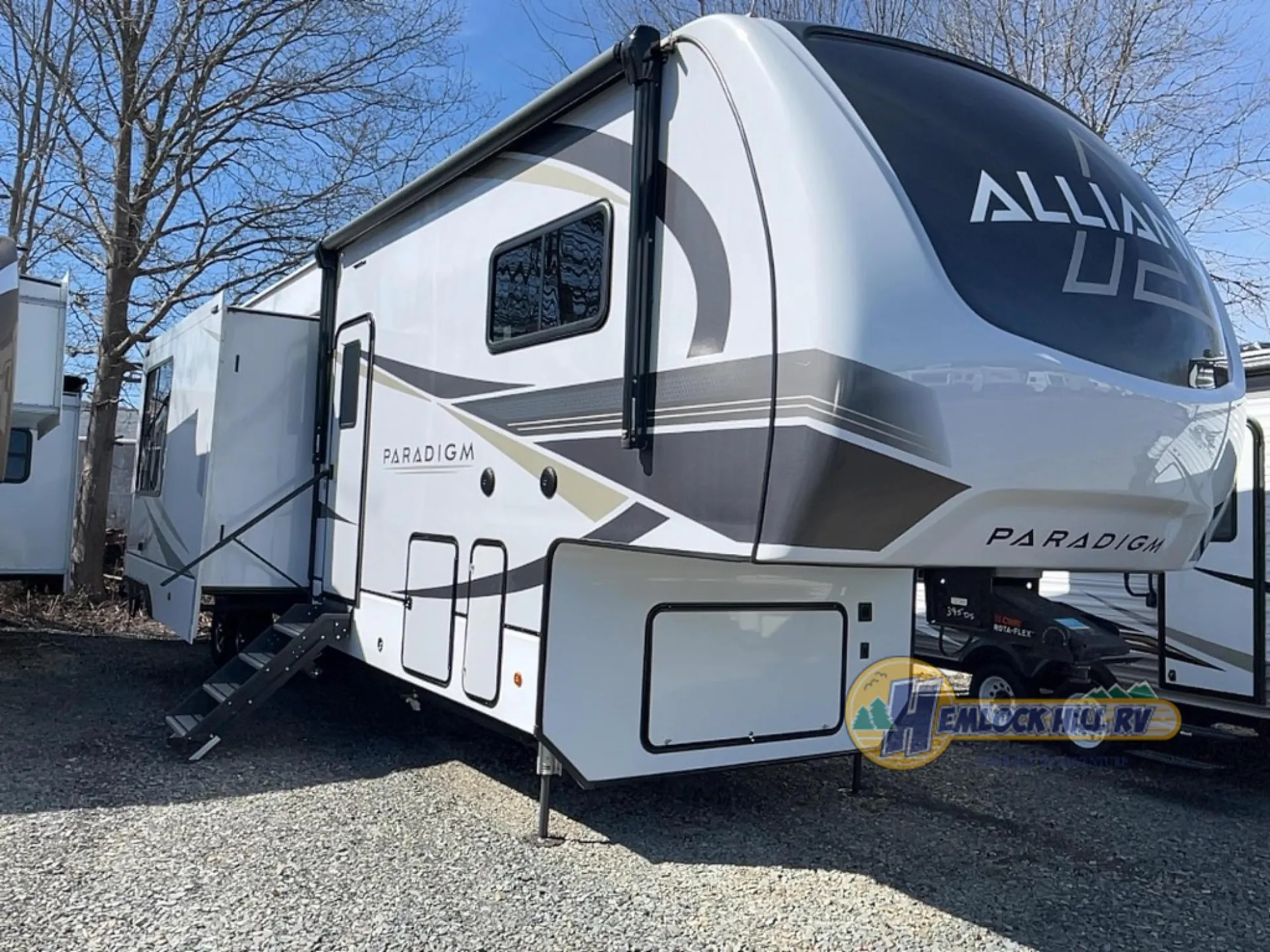 2023 Alliance RV Paradigm 395DS - Photo 2