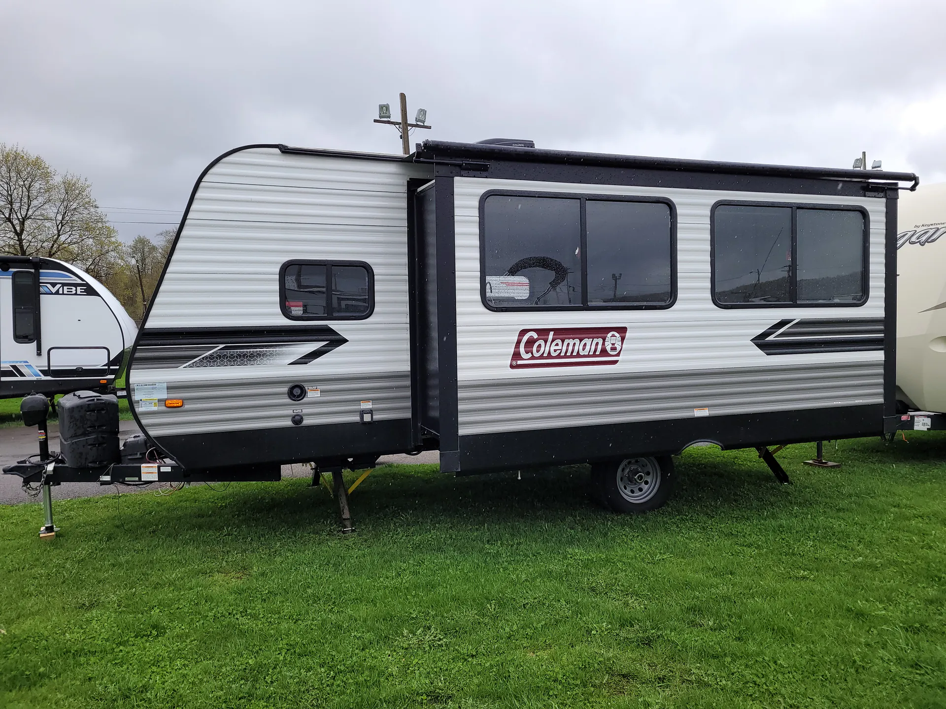 2023 Dutchmen Coleman Lantern LT 18FQ - Photo 3