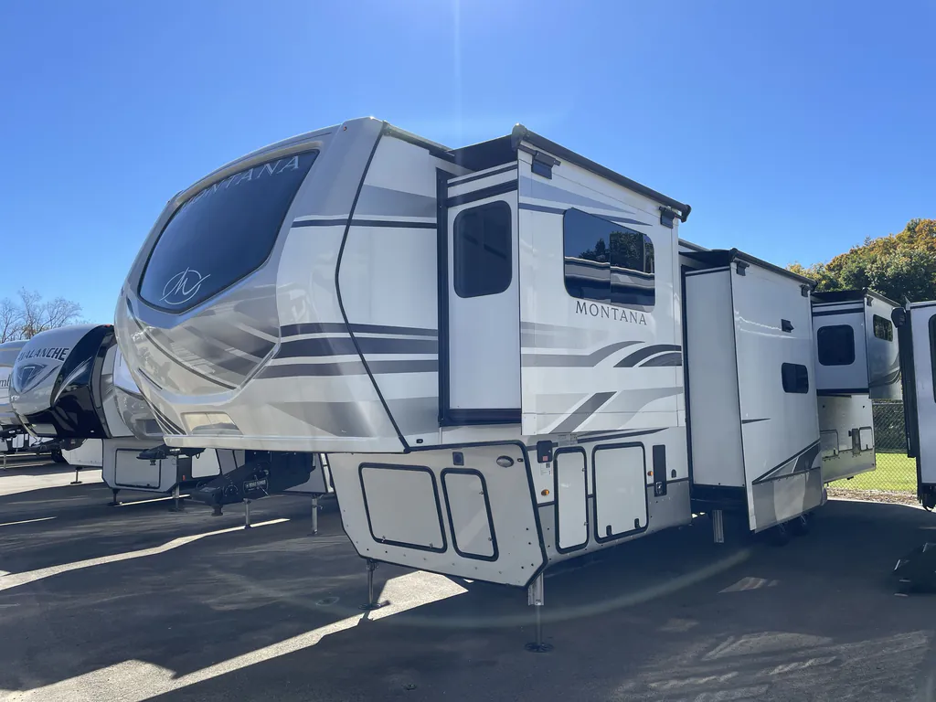 2022 Keystone Montana 3763BP, Photos photo 5