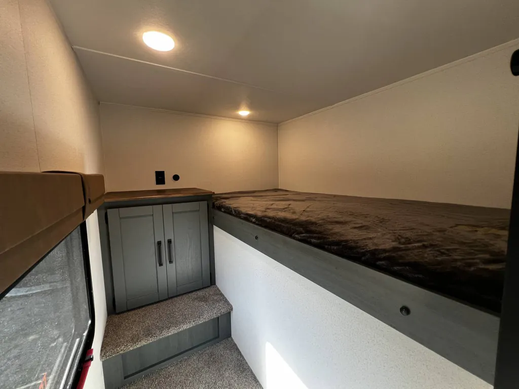 2027 Palomino Puma 337BH, Photos photo 23