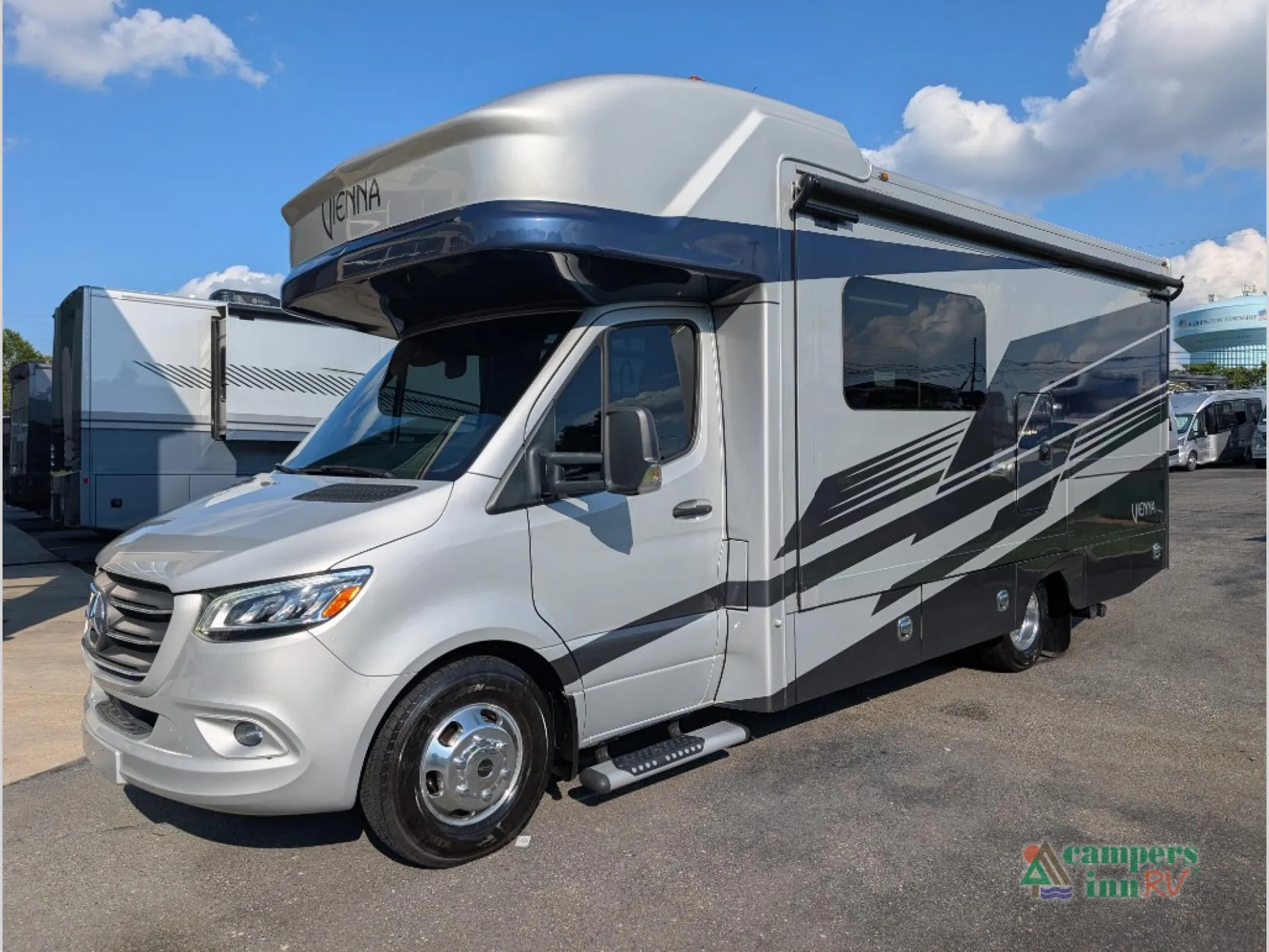 2025 Renegade RV Vienna 25FWC - Photo 2