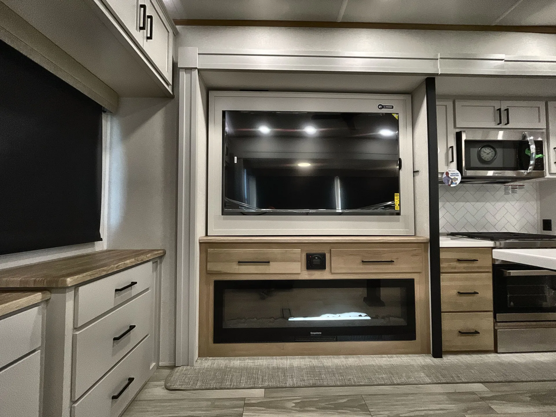 2026 Forest River Sandpiper 3900HBLR — stove oven
