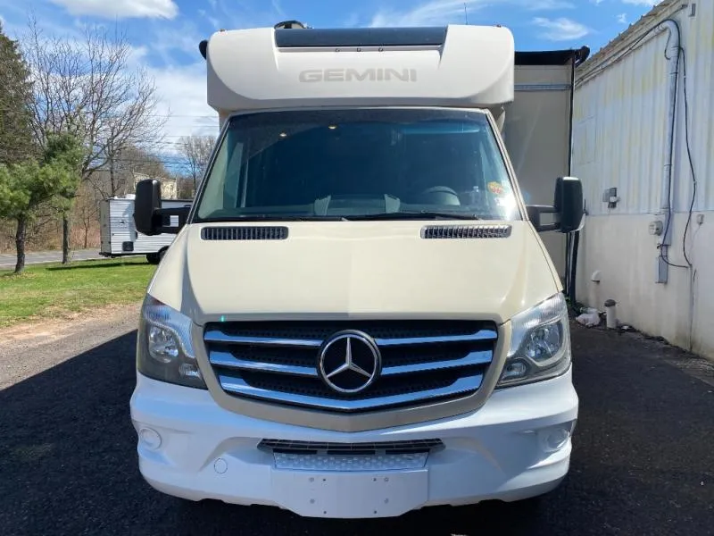 2019 Thor Motor Coach Gemini 24LP - Photo 3