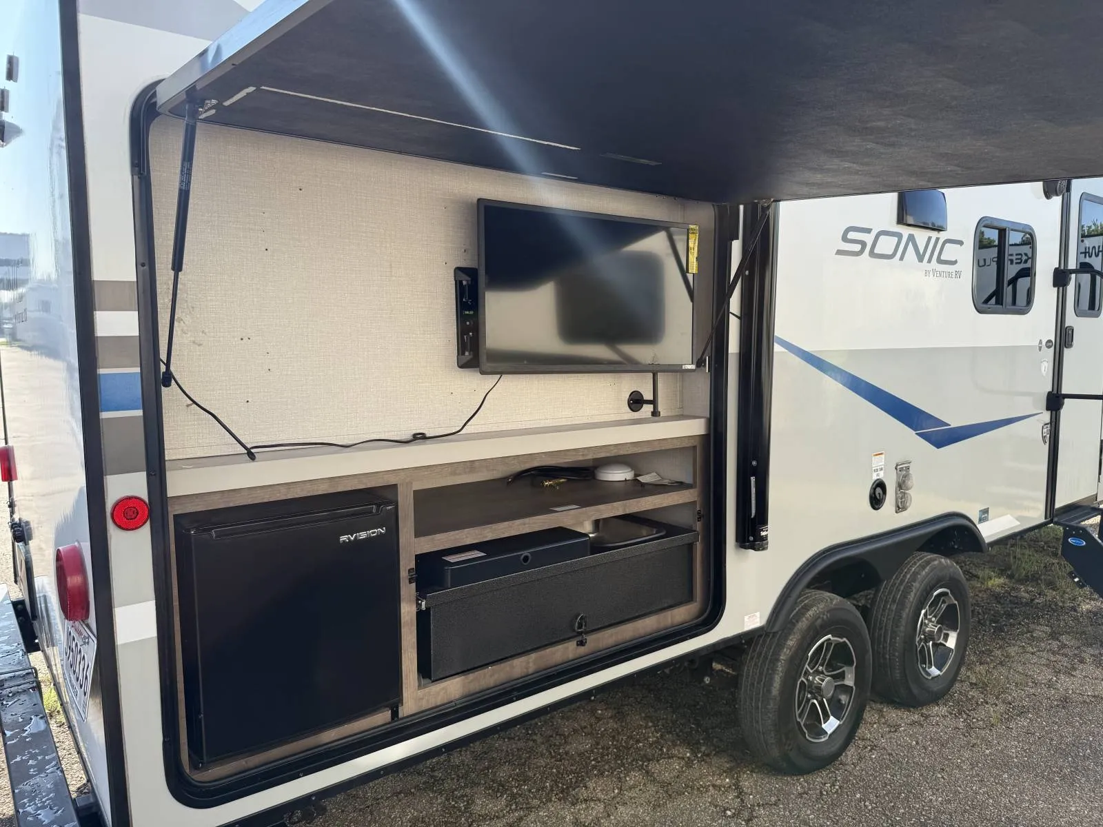 2021 VENTURE RV SONIC 220VRB - Photo 4