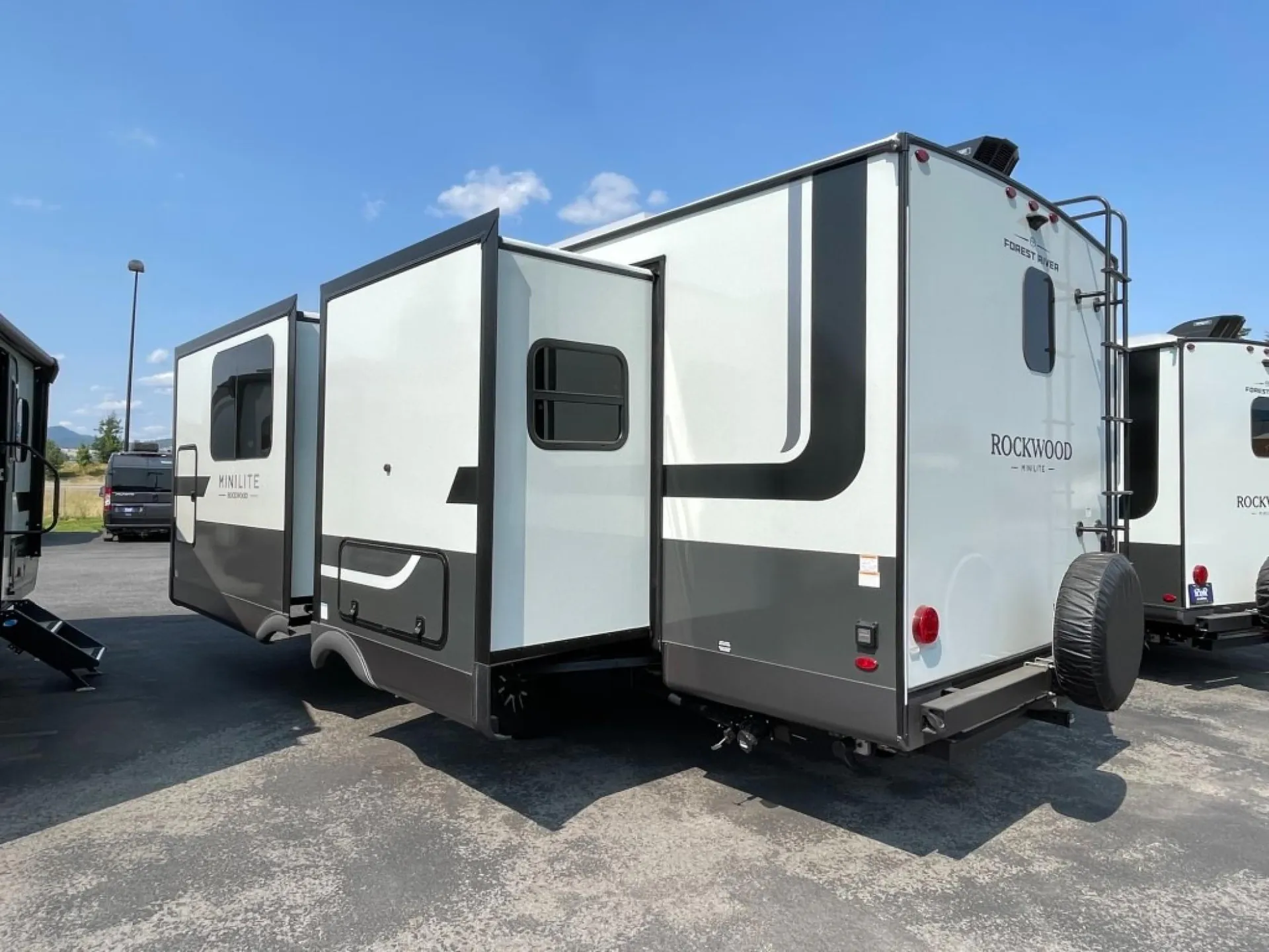 2027 Forest River Rockwood Mini Lite 2523MBR — Photo 5