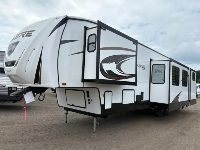 2023 Forest River Sabre 38DBQ - Photo 4