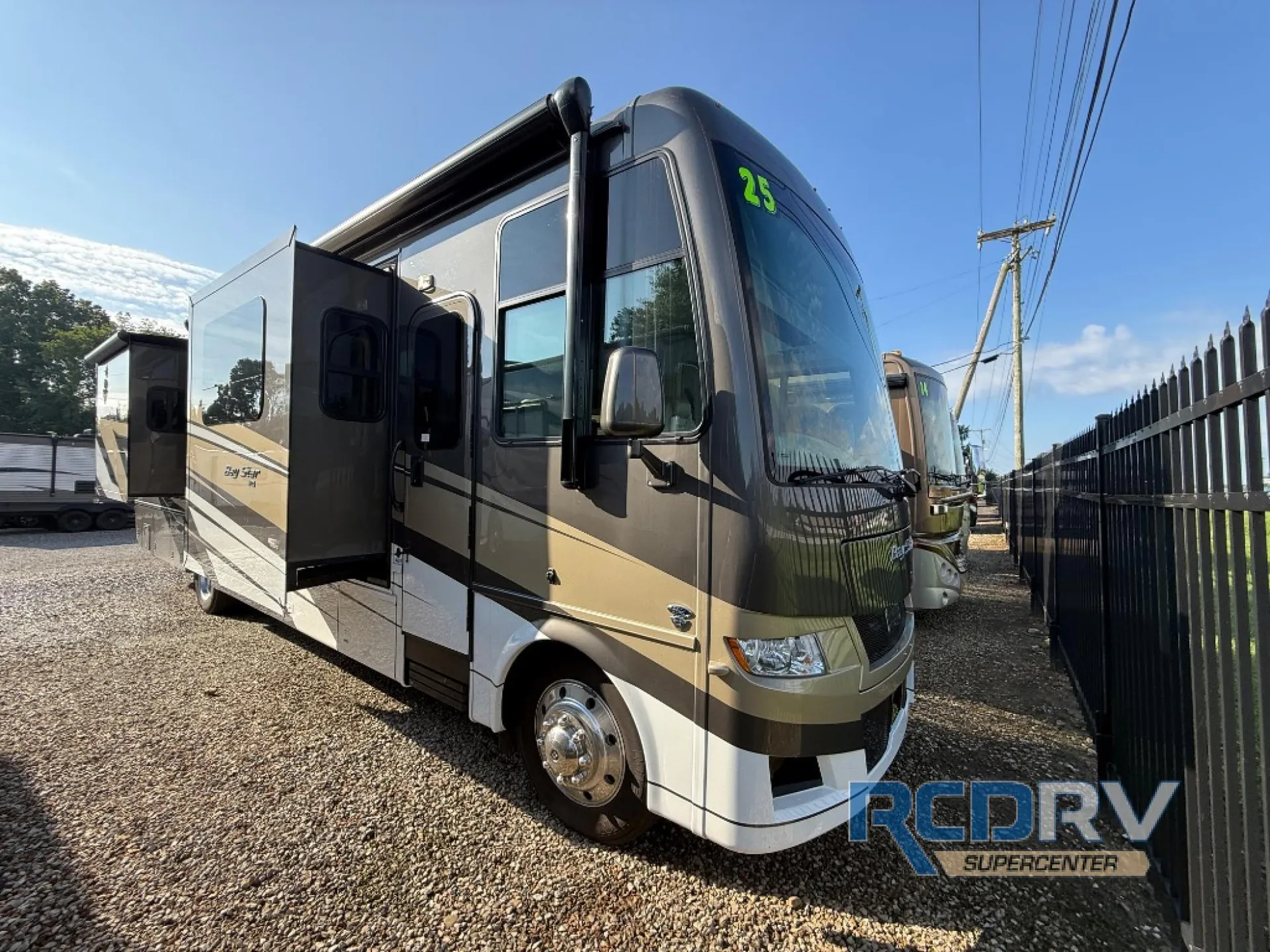 2025 Newmar Bay Star 3629 - Photo 2