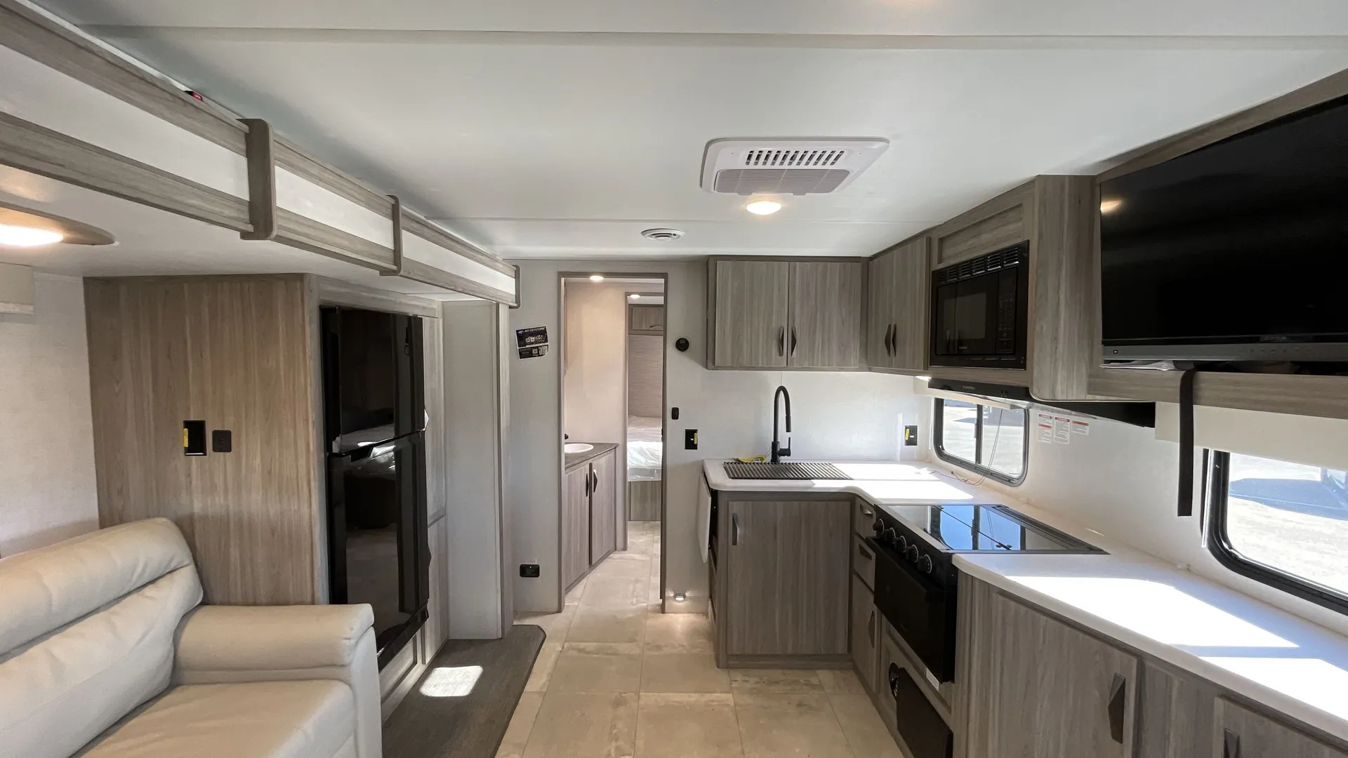 2024 Keystone Passport SL 253RDWE — living area main