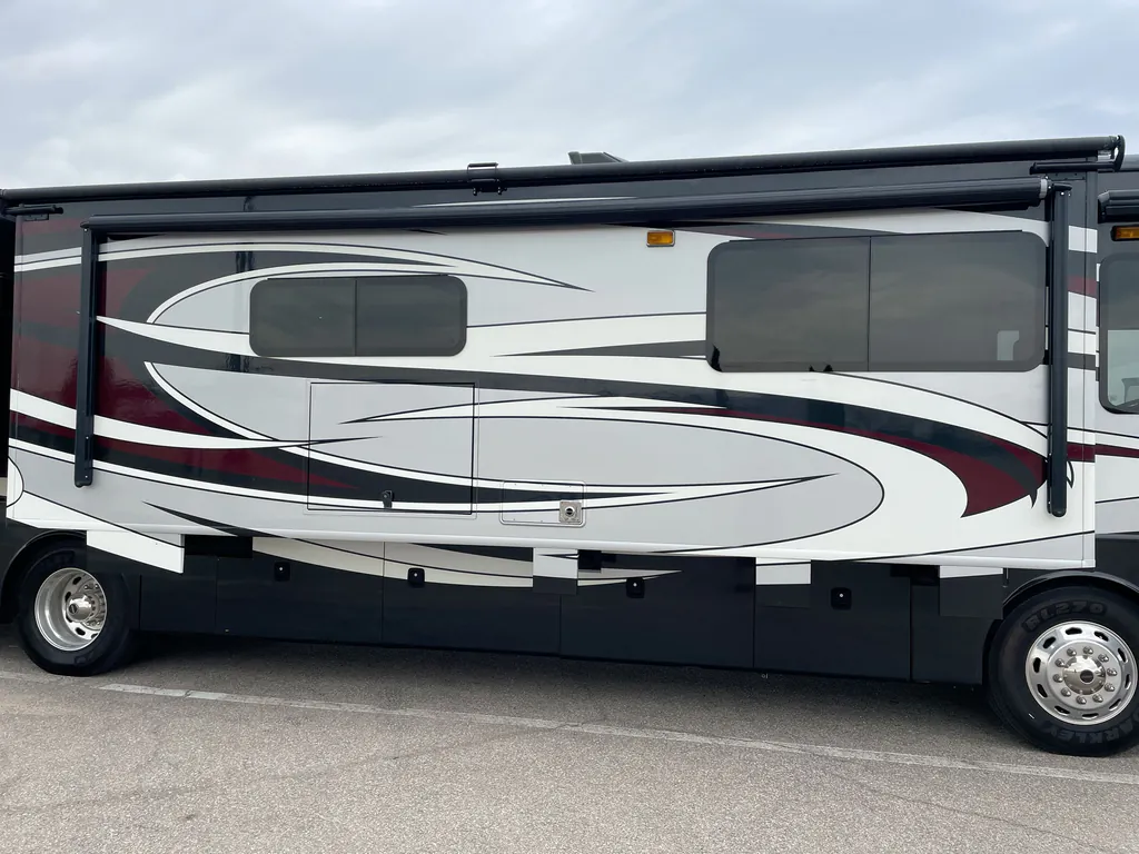 2017 Fleetwood Pace Arrow LXE 38F, Photos photo 33