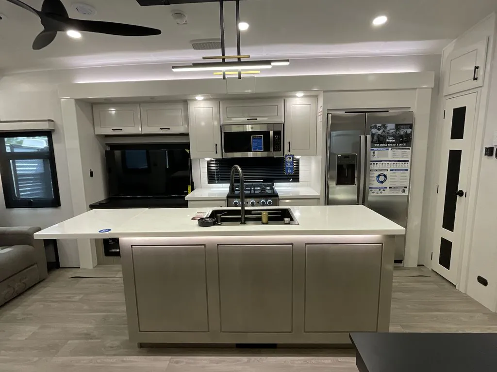 2027 Jayco Pinnacle 36FBTS, Photos photo 13