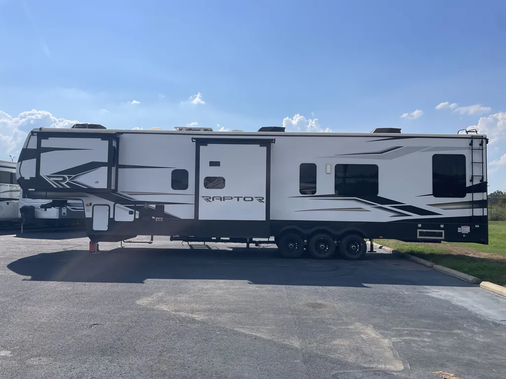 2025 Keystone Raptor 415, Photos photo 6