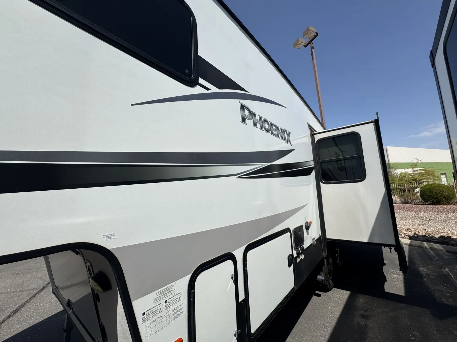 2020 Shasta Phoenix Lite 25RE - Photo 4