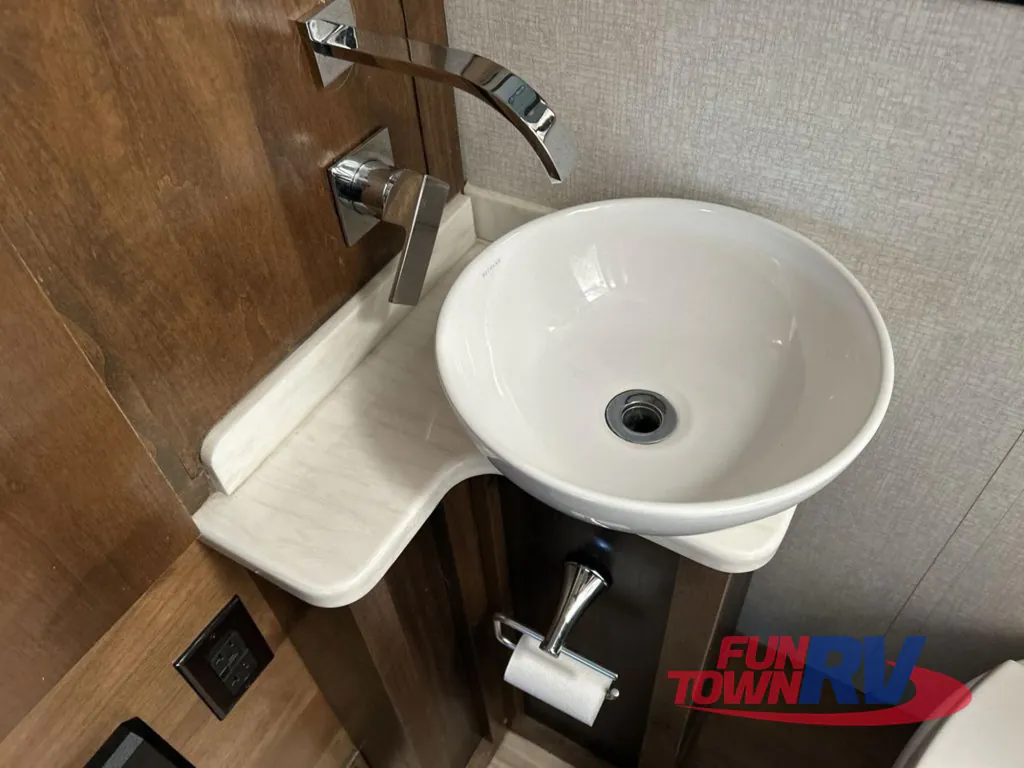 2018 Tiffin Wayfarer 24 QW, Photos photo 25
