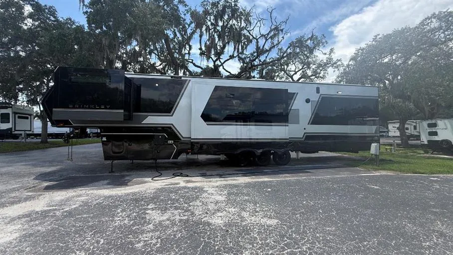 2025 Brinkley Model G 4100, Photos photo 4