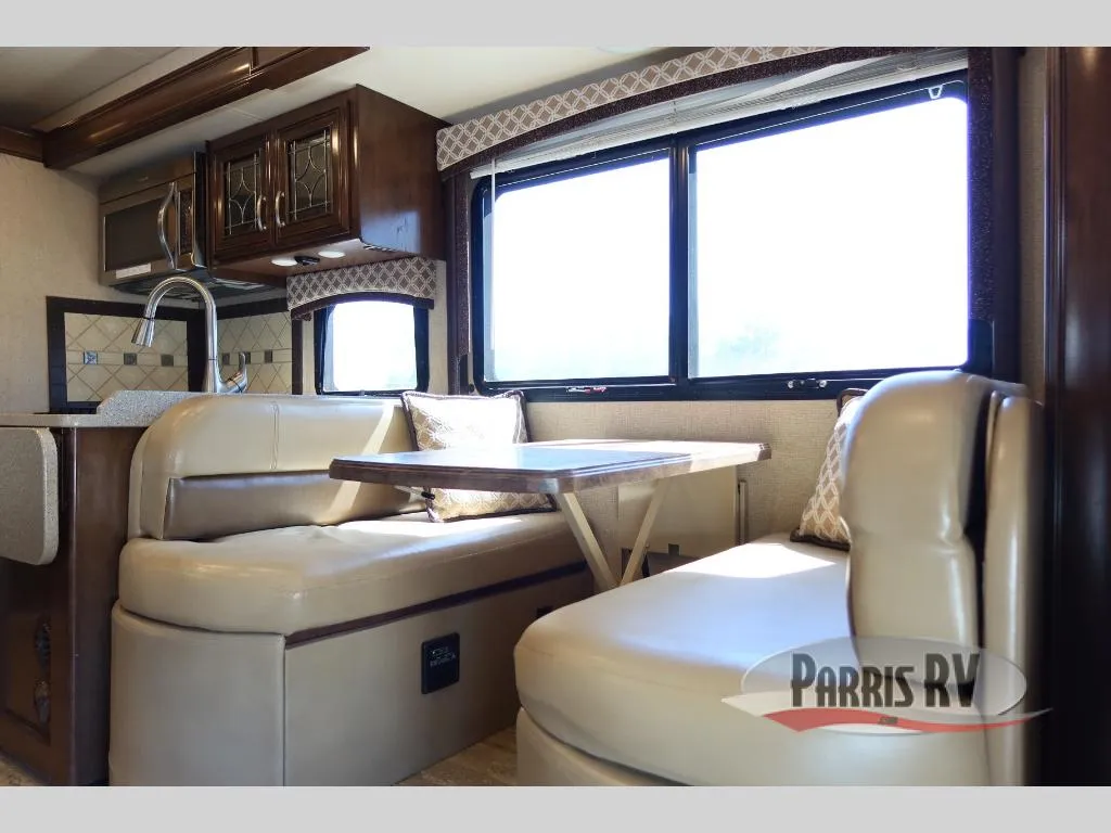 2017 Thor Motor Coach Chateau Super C 35SB - Photo 4