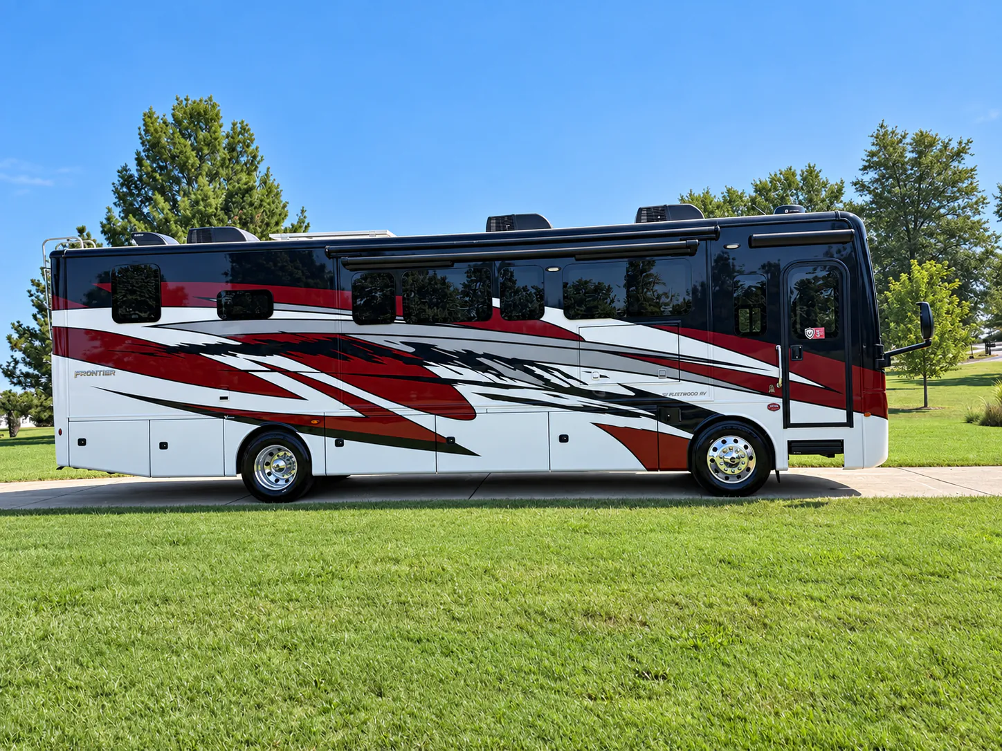 2027 Fleetwood Frontier 37S - Photo 4