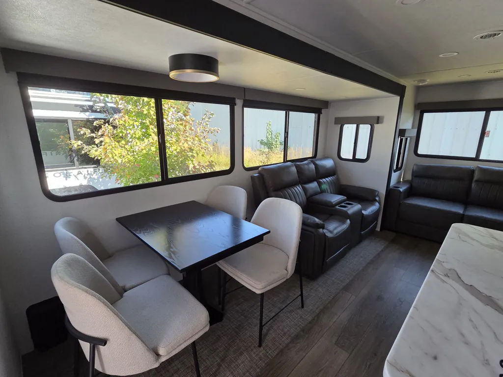 2027 Forest River Solaire 3380RLBT, Photos photo 15