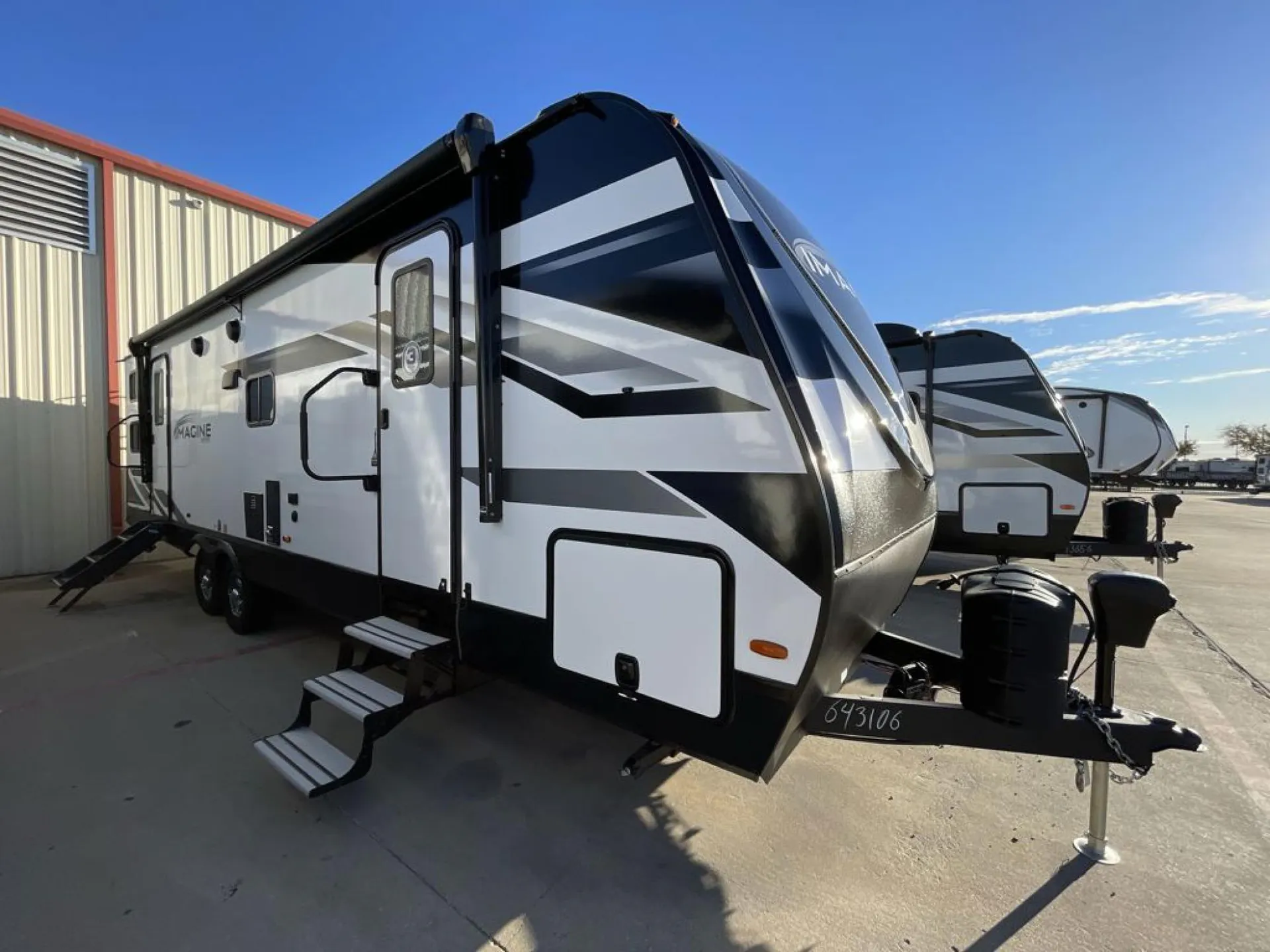2023 Grand Design Solitude 3740BH - Photo 3