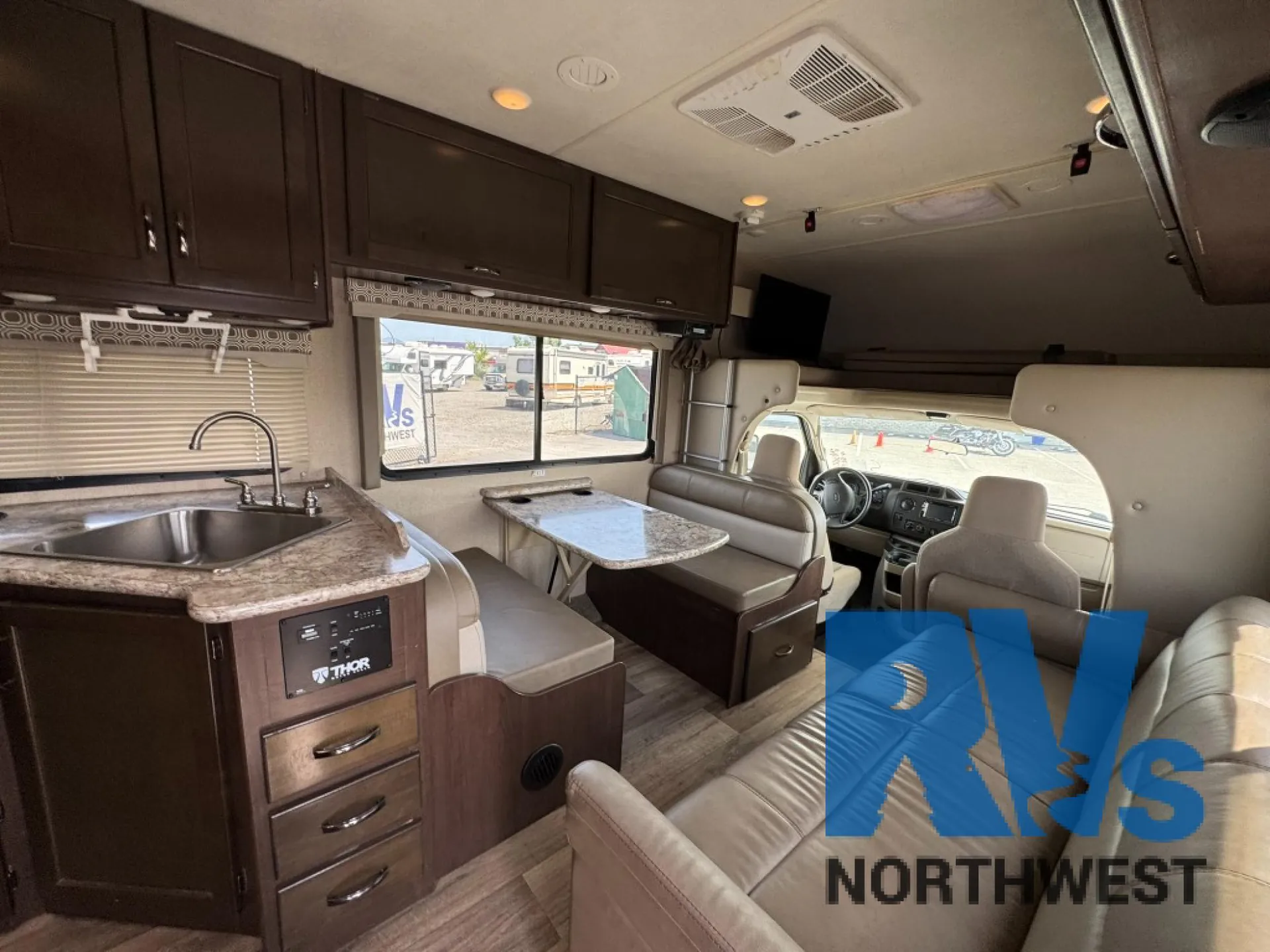 2019 Thor Motor Coach Four Winds 26B - Photo 3
