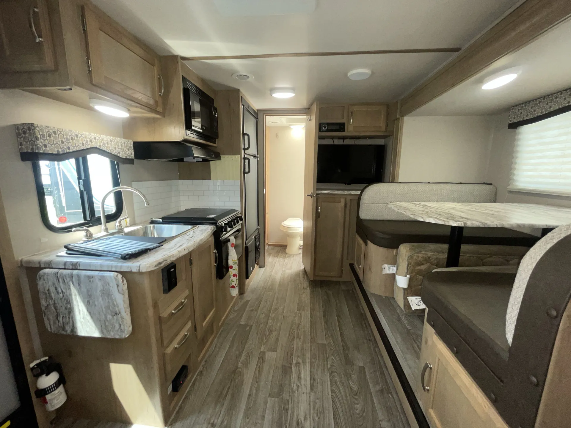 2020 Winnebago Micro Minnie 2108TB — living area main