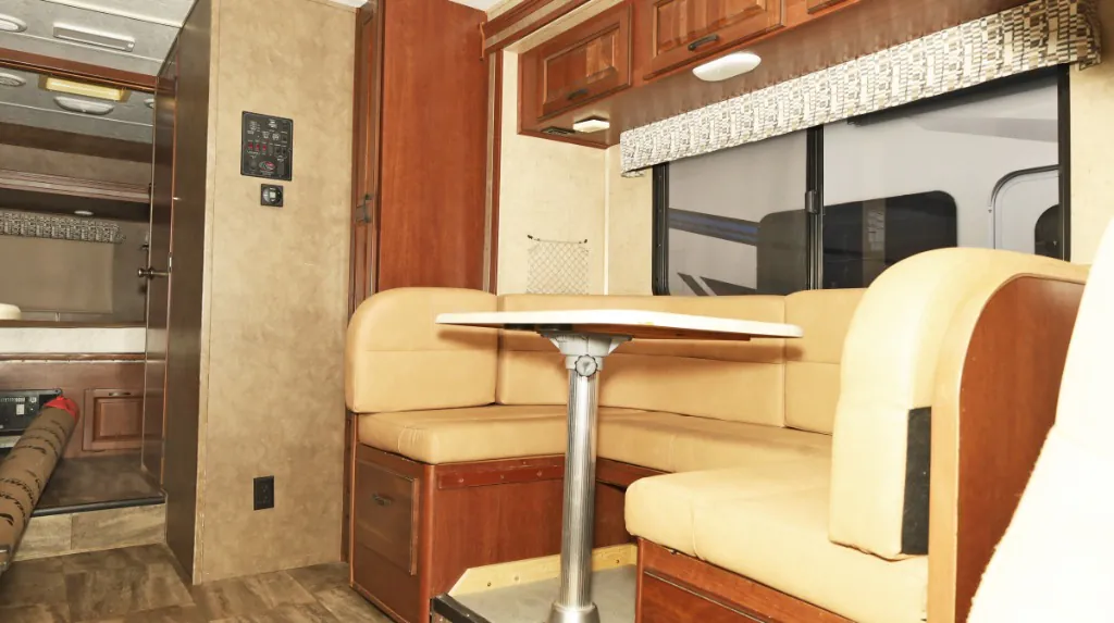 2016 Forest River Sunseeker 2500TS - Photo 3