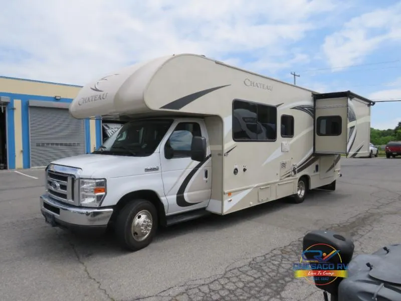 2018 Thor Motor Coach Chateau Used    Chateau - Photo 2
