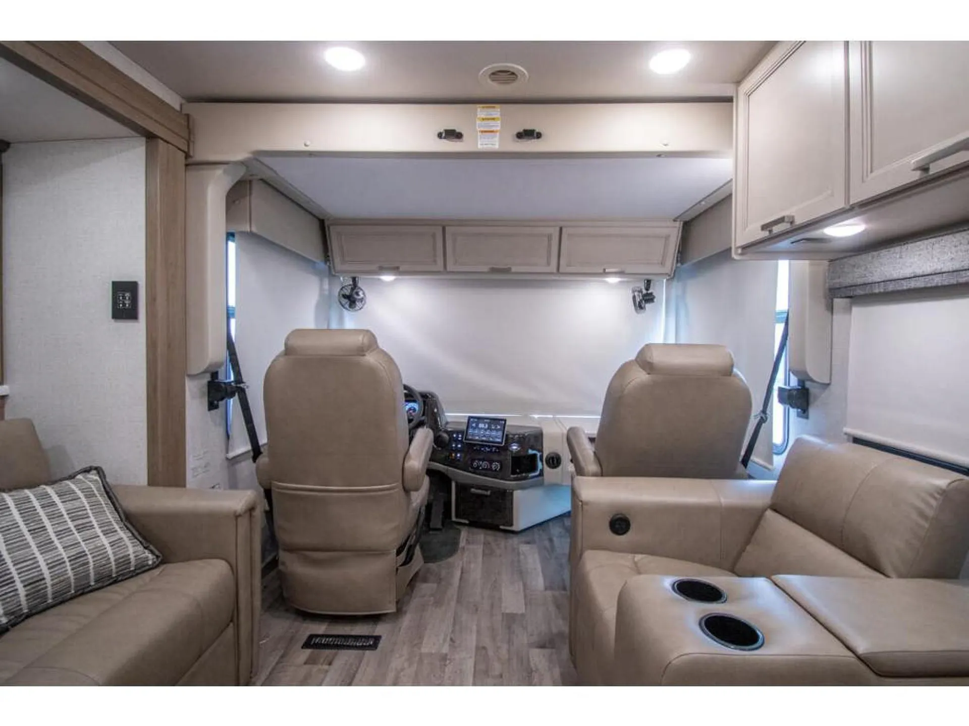 2026 Thor Motor Coach Palazzo GT 37.4 - Photo 4