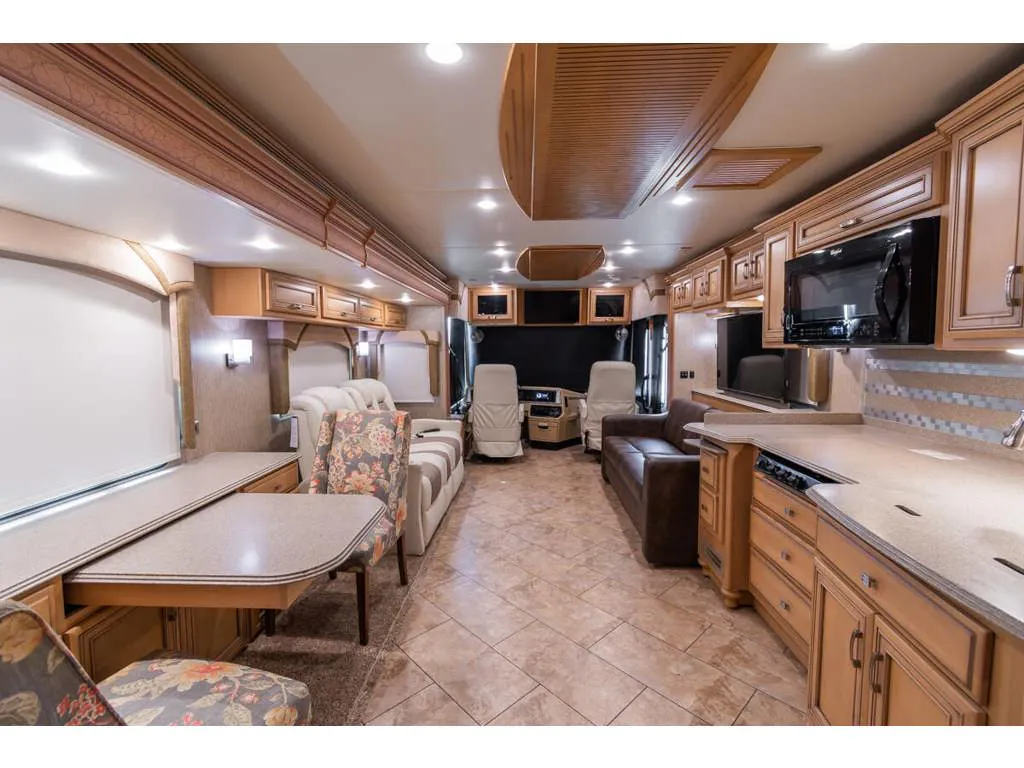 2016 Newmar Ventana 4037 - Photo 3