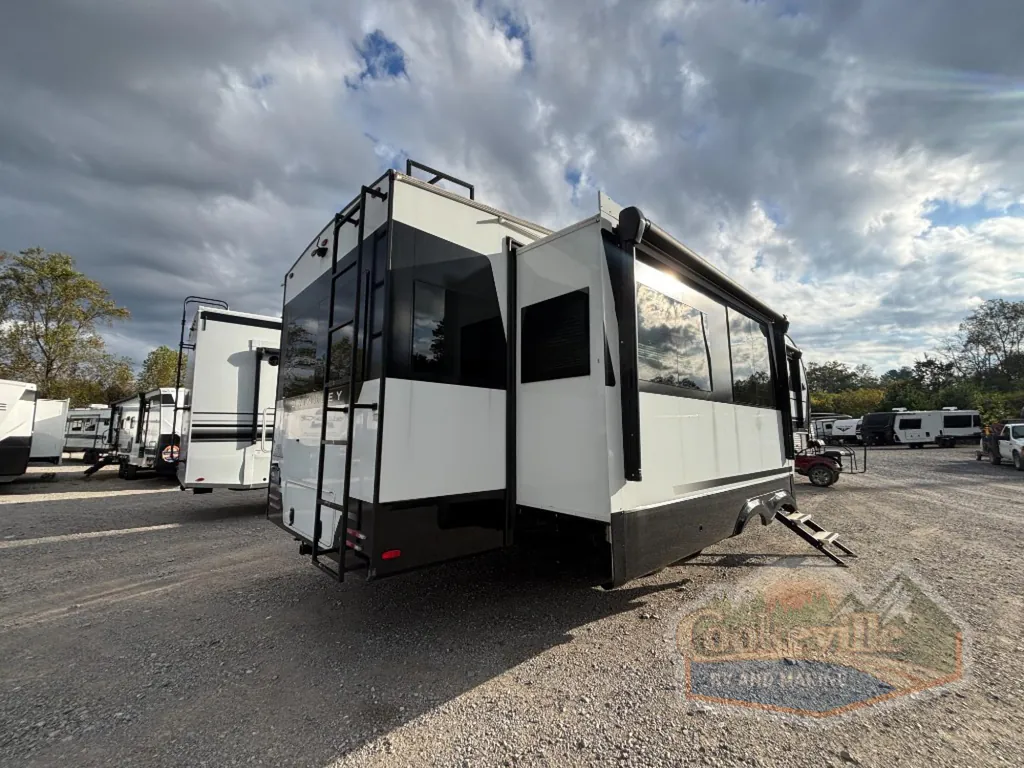 2025 Brinkley Model Z 3100, Photos photo 8