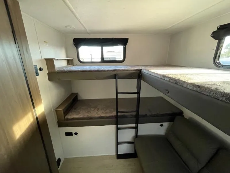 2026 Coachmen Freedom Express Select 30SE, Photos photo 40