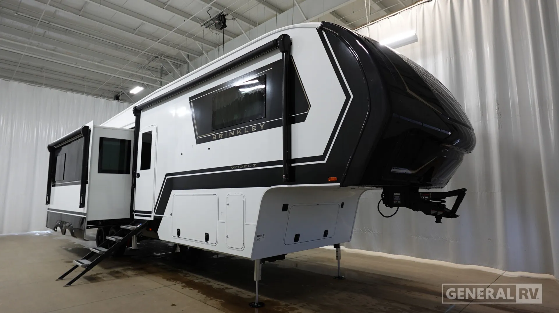 2027 Brinkley Model Z 3515 - Photo 2