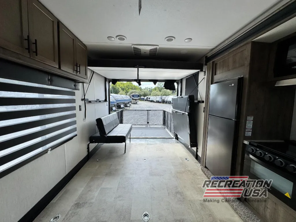 2022 Forest River Vengeance Rogue 26V, Photos photo 11