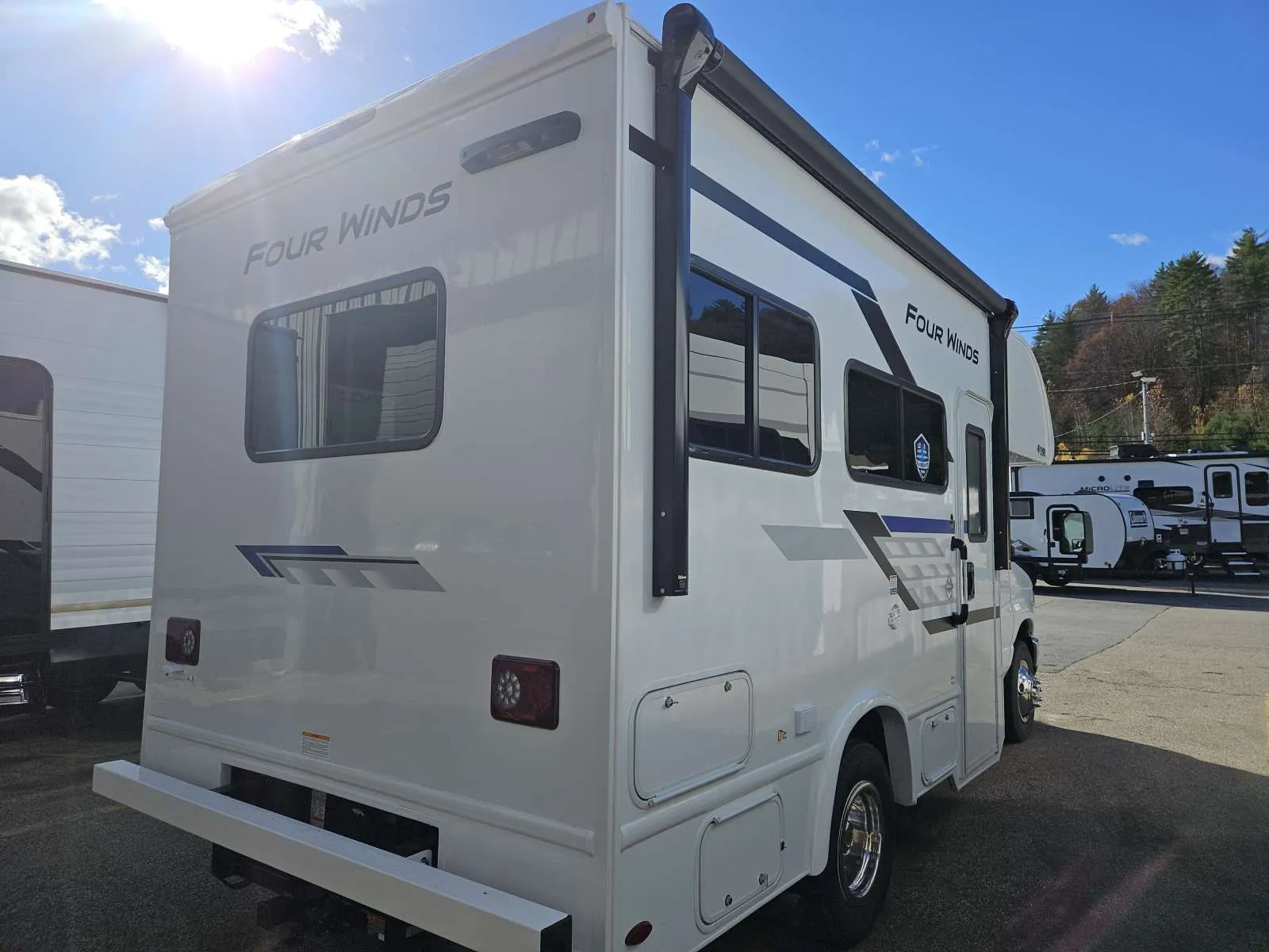 2026 Thor Motor Coach Four Winds 19Z - Photo 4
