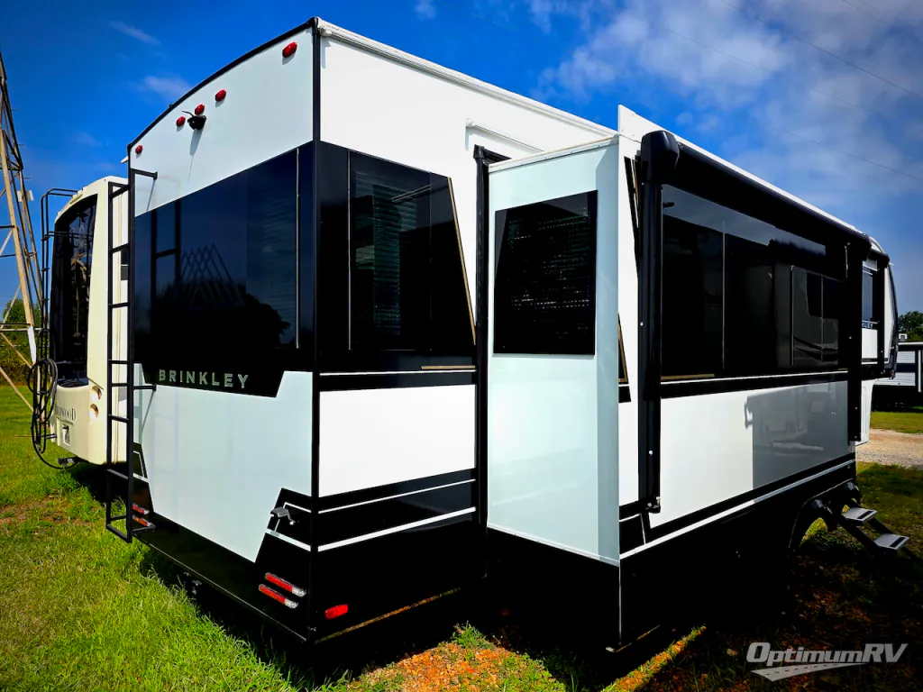 2025 Brinkley Model Z 3300, Photos photo 2