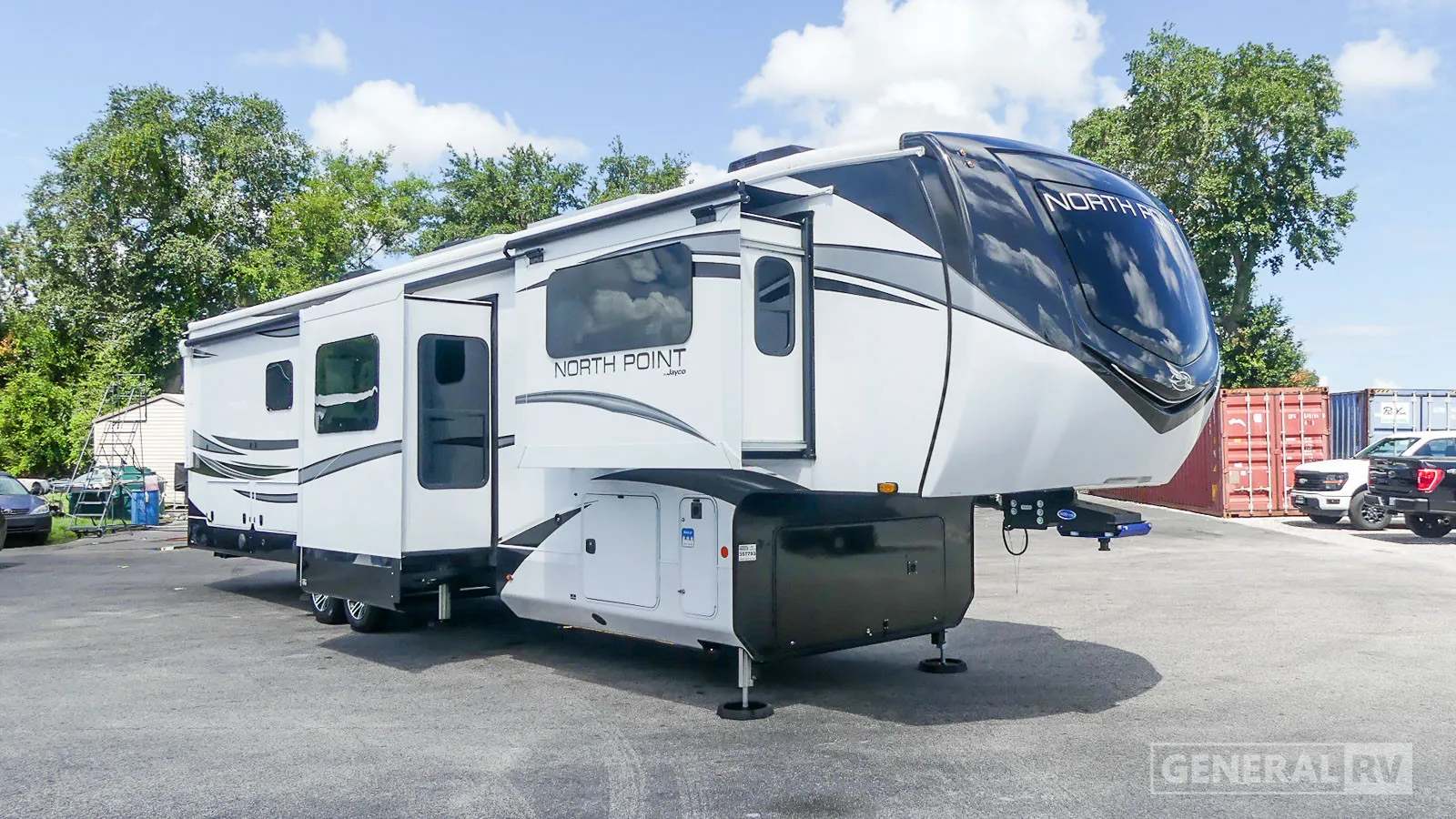 2024 Jayco North Point 382FLRB - Photo 2