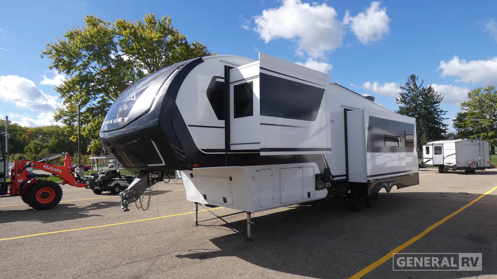 2024 Brinkley Model Z 3100, Photos photo 5