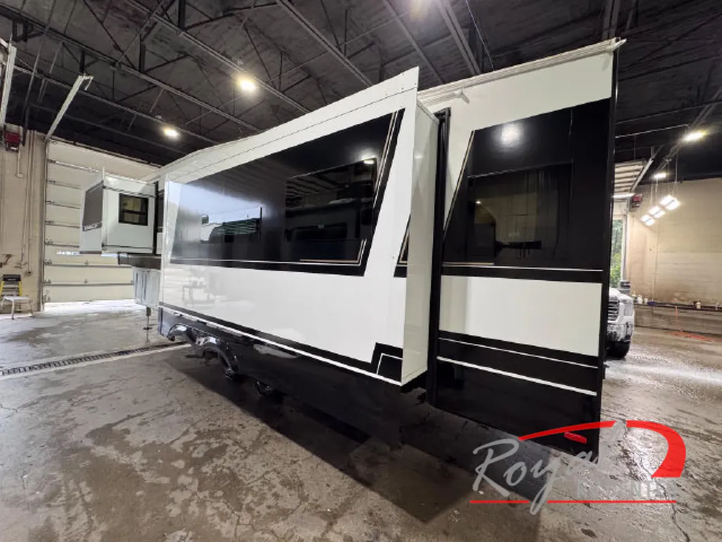 2026 Brinkley Model Z 3100, Photos photo 4