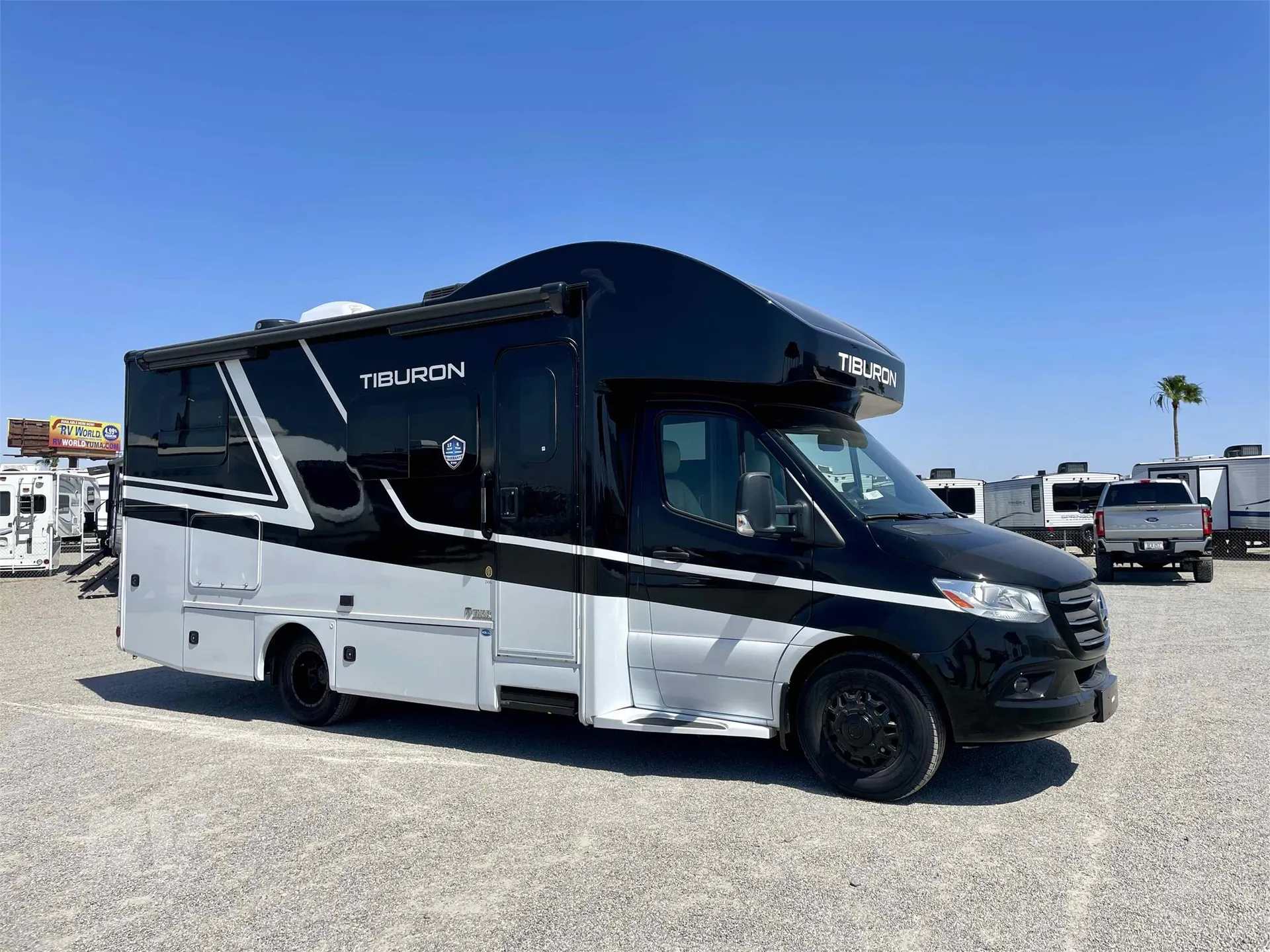 2025 Thor Motor Coach Tiburon 24XL - Photo 4