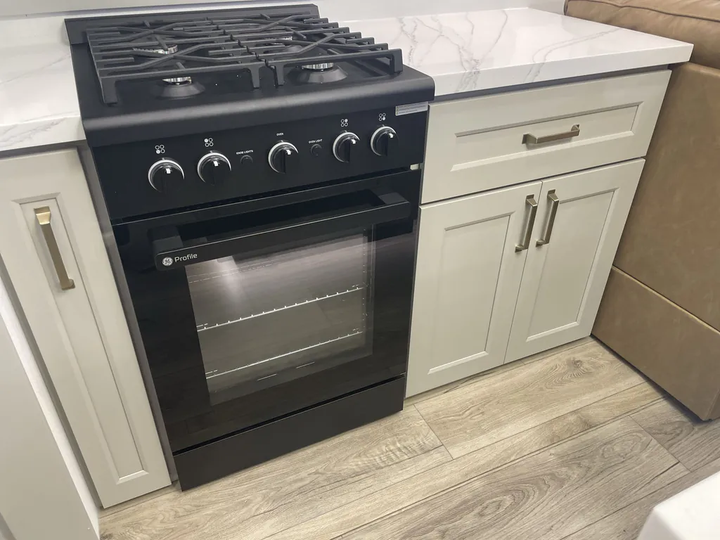 2026 Brinkley Model G 3970, Photos photo 18