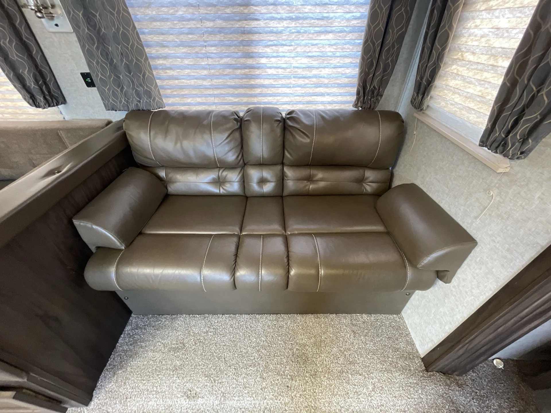 2019 Forest River Cherokee 304BH — washer dryer