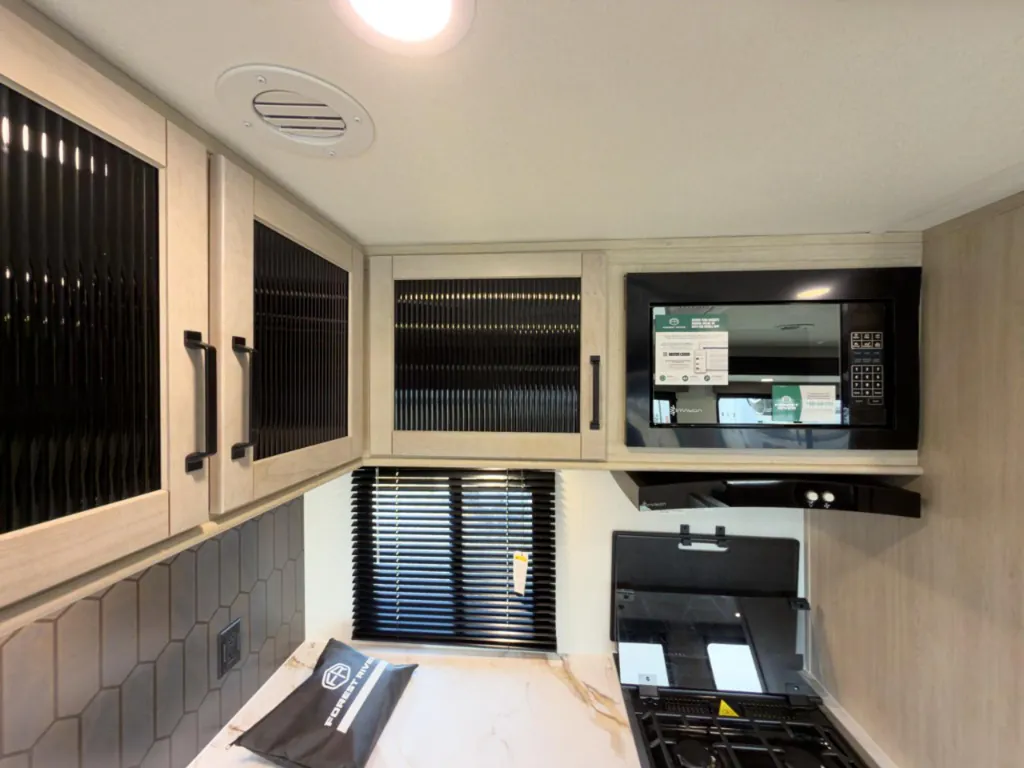 2027 Forest River Solaire 3150TBSS, Photos photo 35