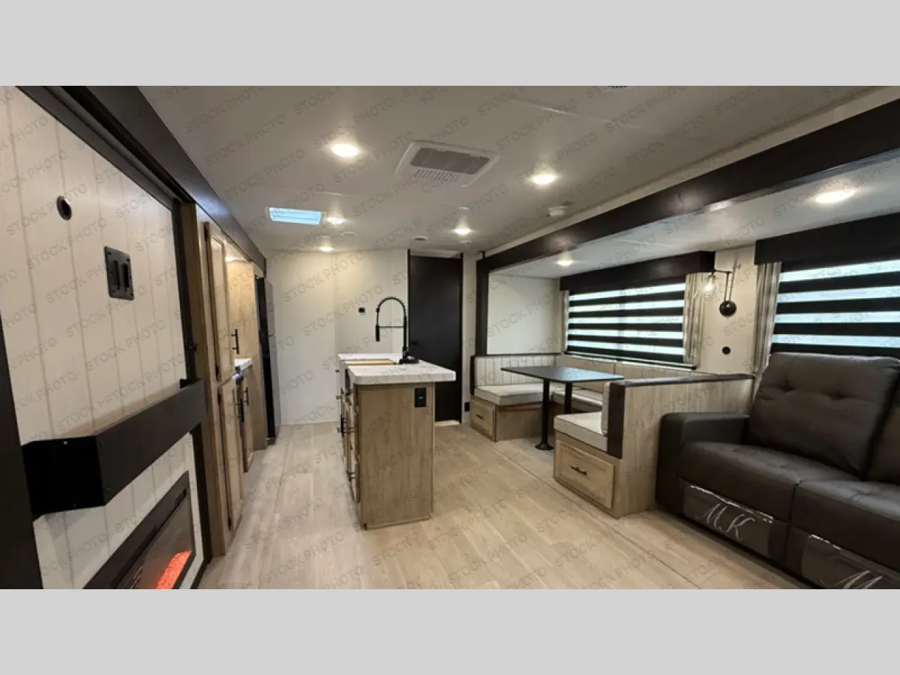 2026 Forest River Cherokee Wolf Den 304SR - Photo 3