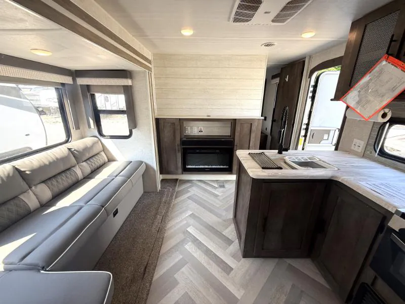 2021 Forest River Wildwood 31KQBTS — Photo 7