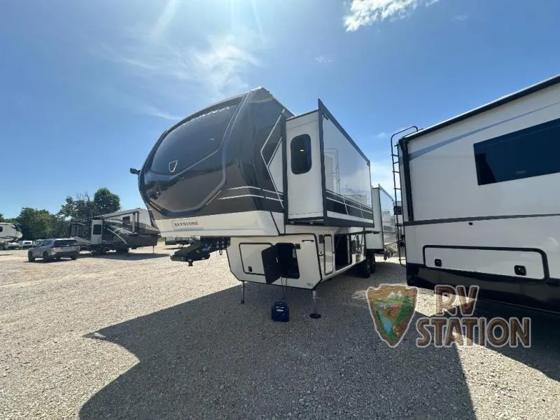 2026 Keystone Montana High Country 295RL - Photo 3