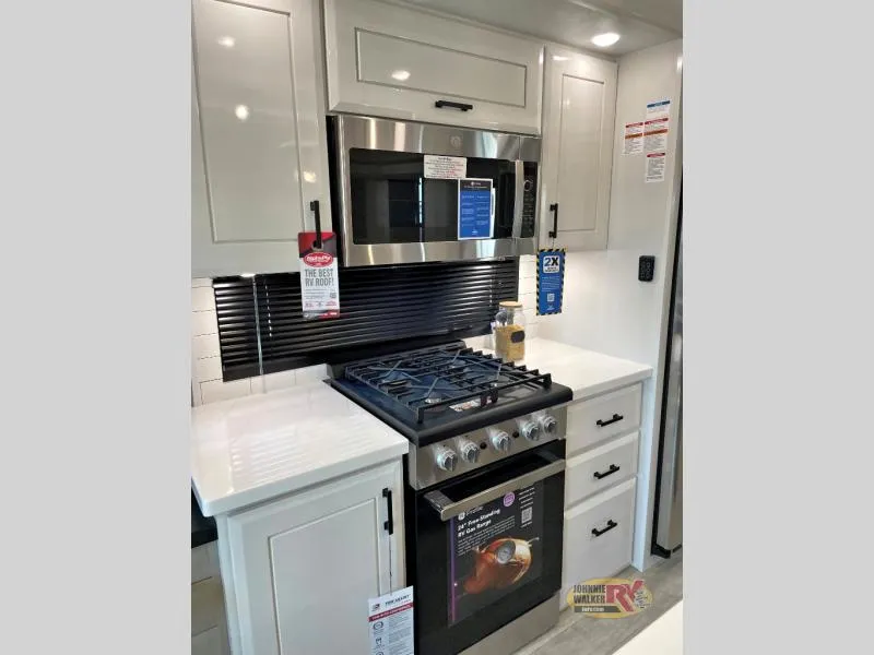 2026 Jayco Pinnacle 36FBTS - Photo 3