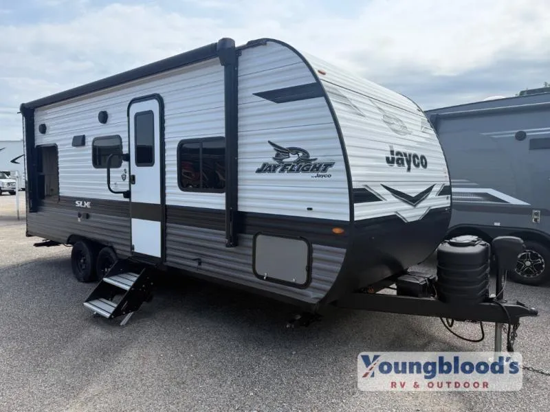 2024 Jayco Jay Flight SLX 210QB - Photo 2