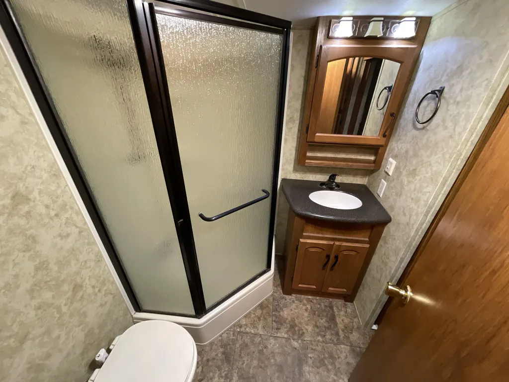 2013 Keystone Montana 3100RL, Photos photo 14